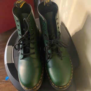 Brand New Dr Martens Size 10 Dark green.